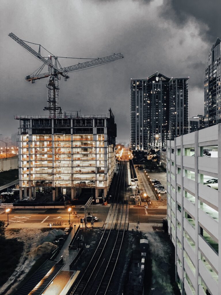 Zonnepanelen door een op de zakelijke markt gerichte partij laten installeren? Met deze tips vind je zo een goede leverancier